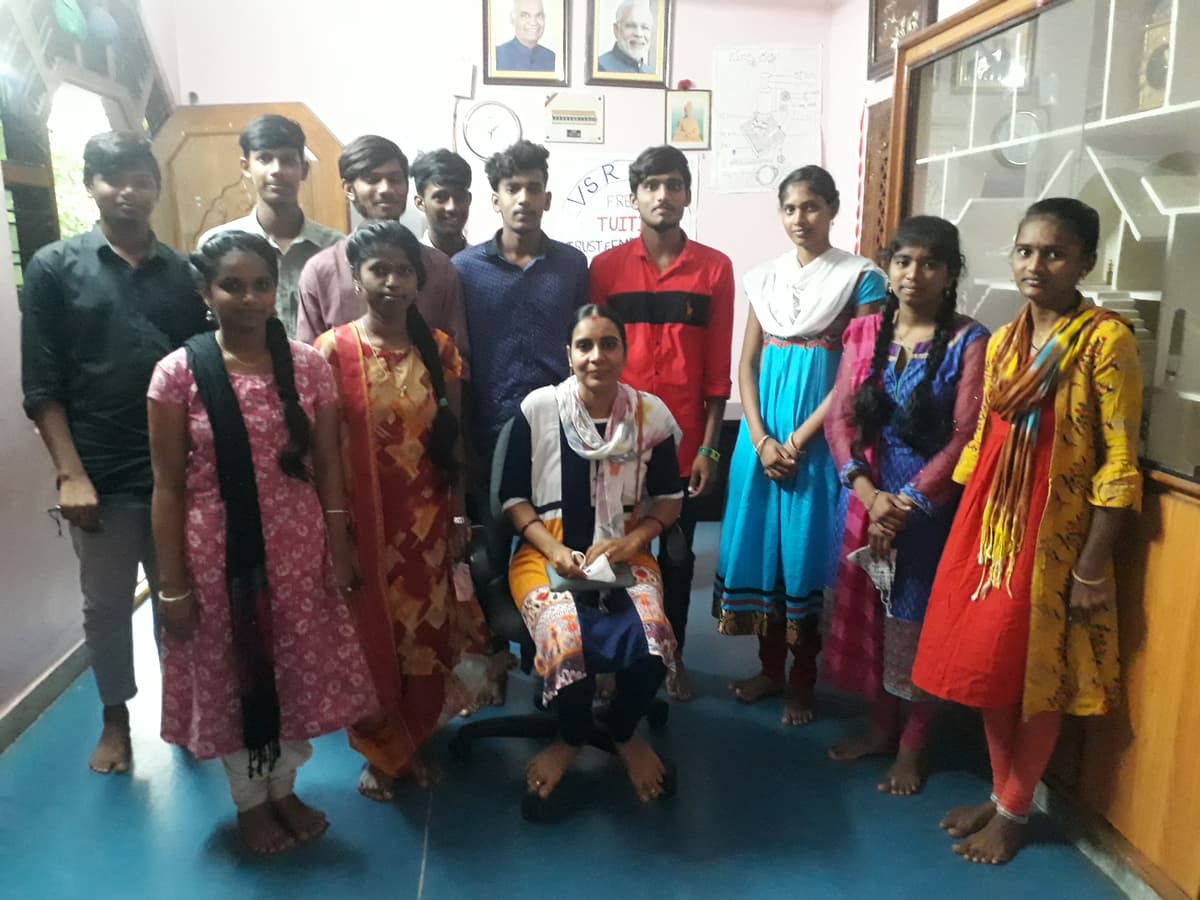 Students with their home projects - 2021-22