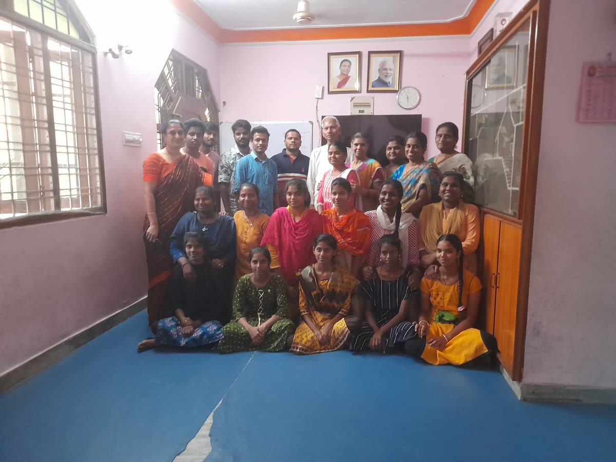 Students receiving prizes - 2023-24